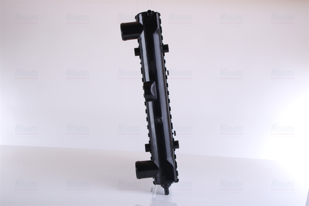 Engine cooling radiator Nissens 65195