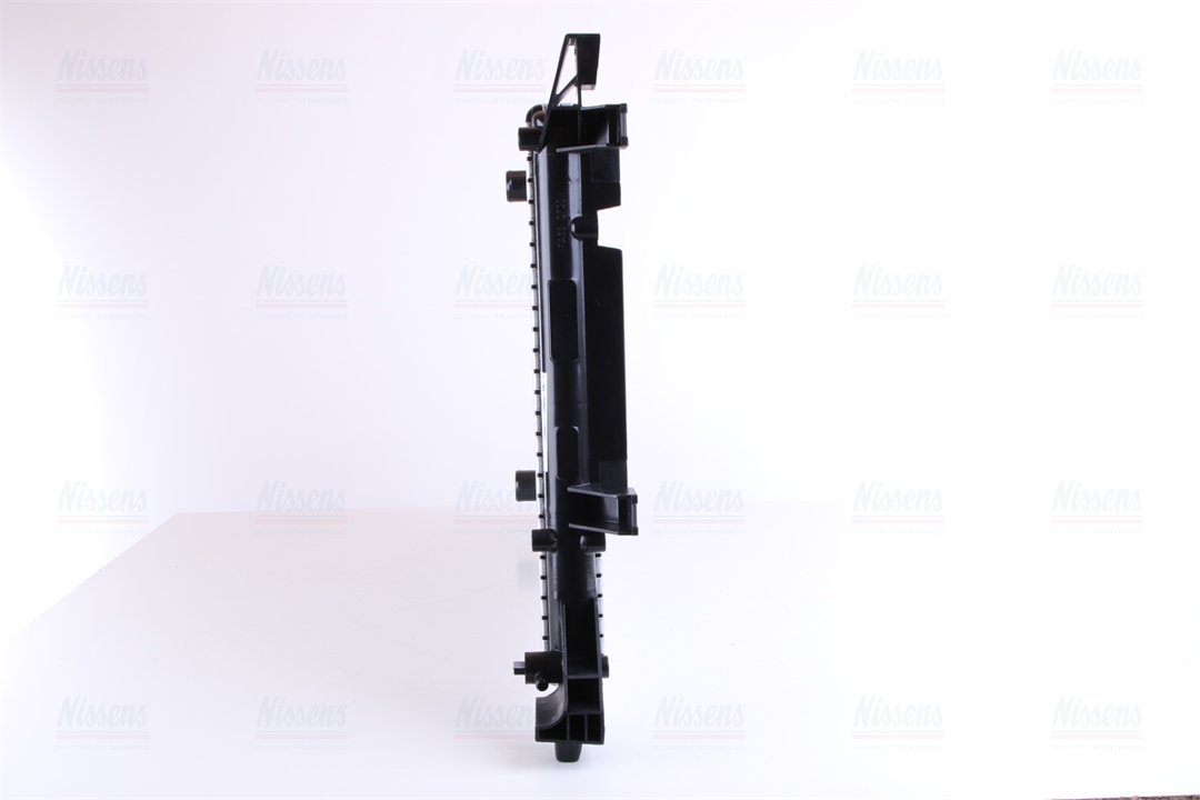 Engine cooling radiator Nissens 65231A