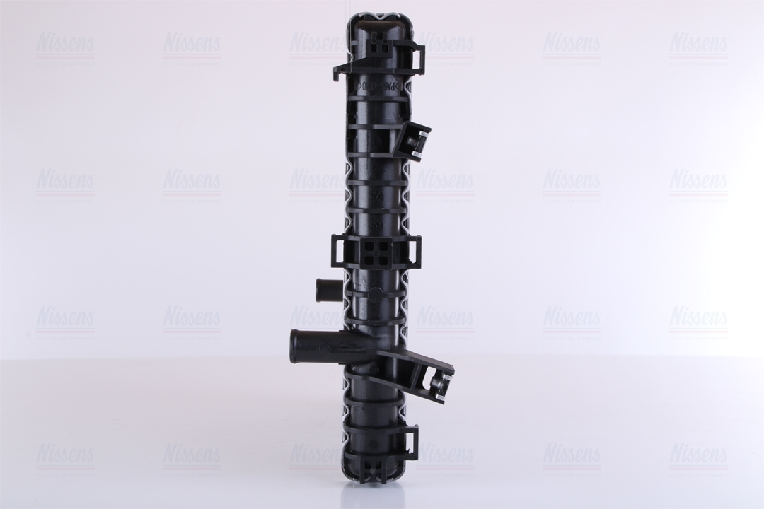 Engine cooling radiator Nissens 65323