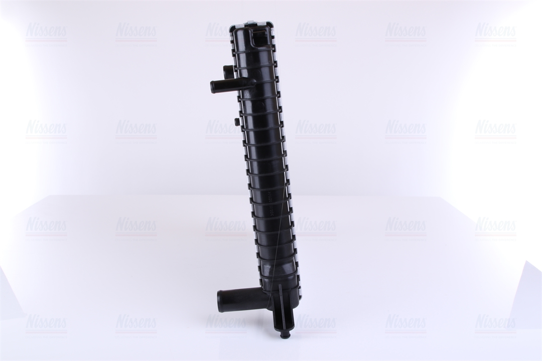 Engine cooling radiator Nissens 65518
