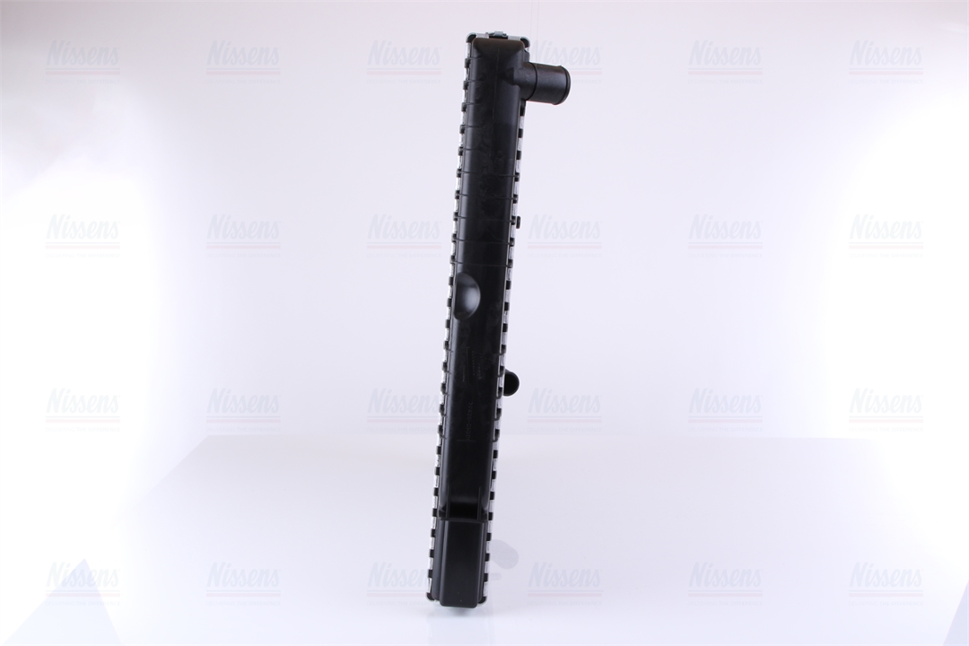 Engine cooling radiator Nissens 65523A