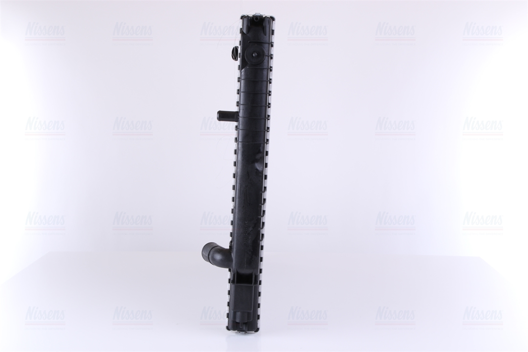 Engine cooling radiator Nissens 65528A