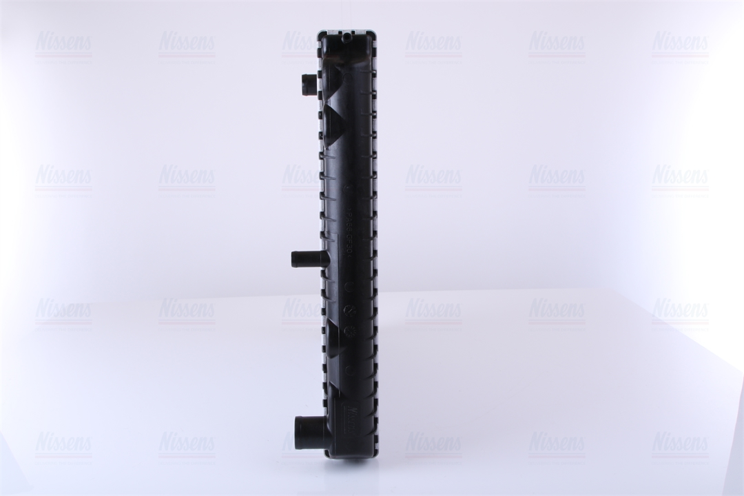 Engine cooling radiator Nissens 65525A