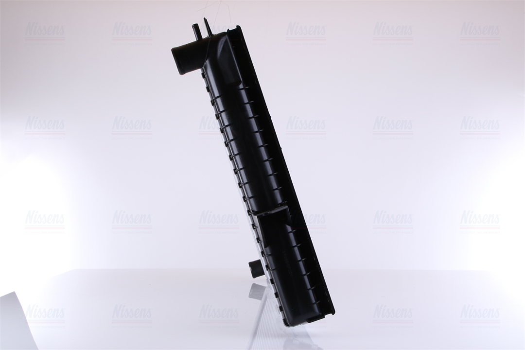Engine cooling radiator Nissens 65546A