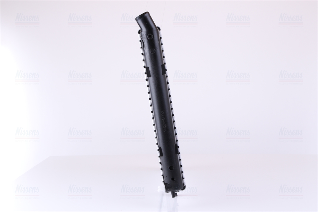 Engine cooling radiator Nissens 65561A