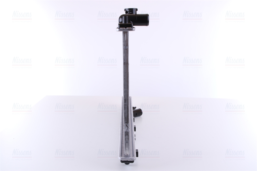 Engine cooling radiator Nissens 66604