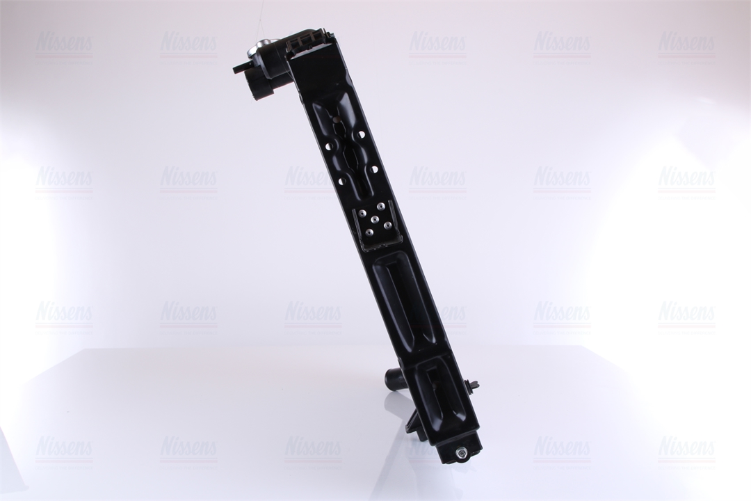 Engine cooling radiator Nissens 66646
