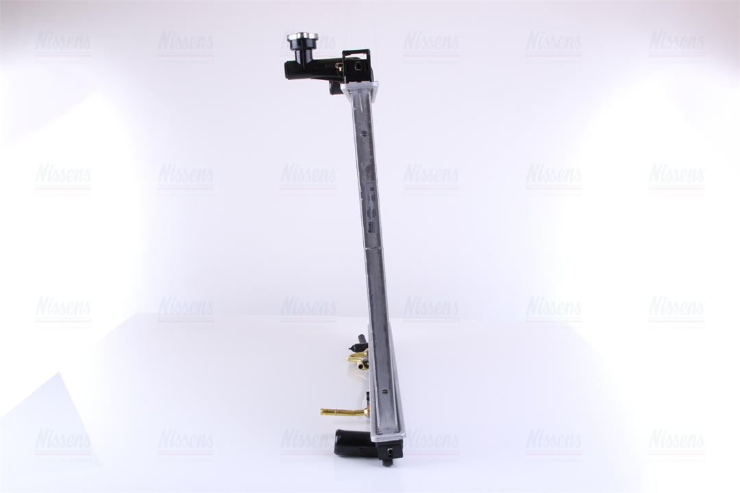 Engine cooling radiator Nissens 66682