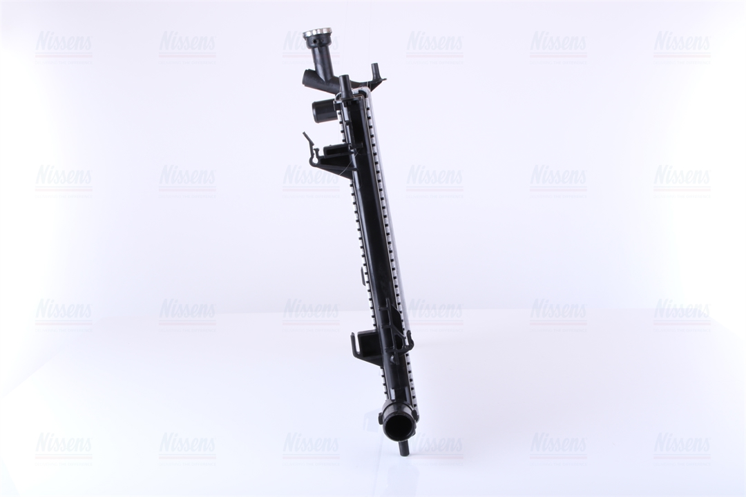 Engine cooling radiator Nissens 66747