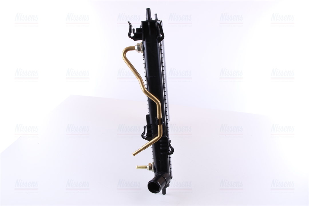 Engine cooling radiator Nissens 66757