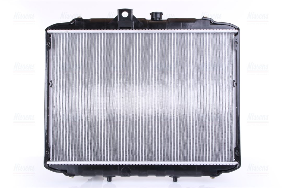 Engine cooling radiator Nissens 67015