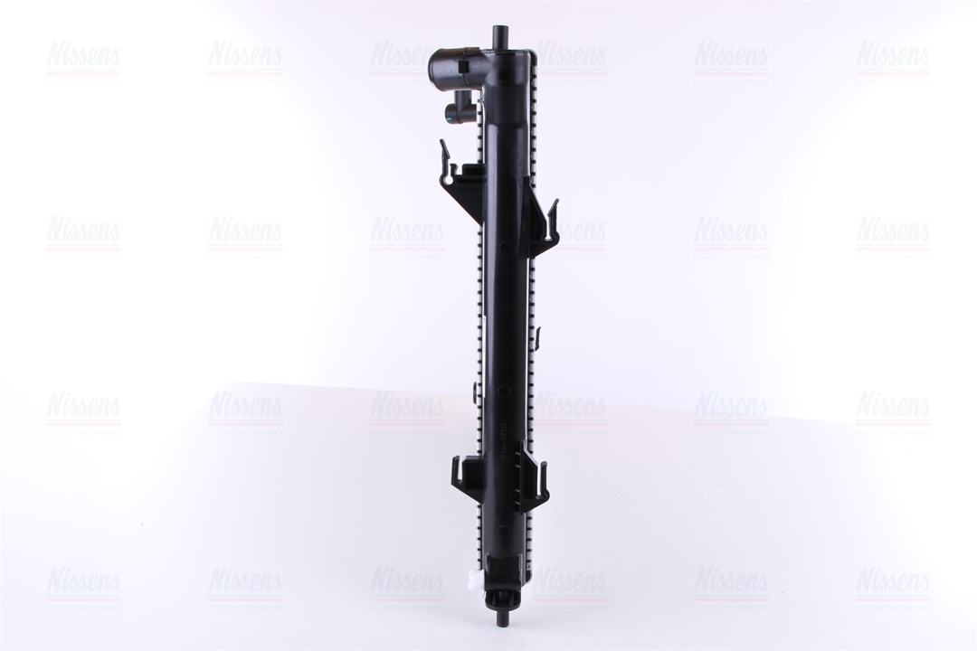 Engine cooling radiator Nissens 67076