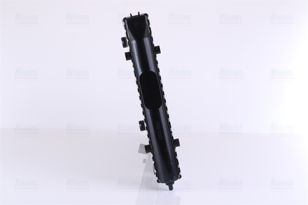 Engine cooling radiator Nissens 673001