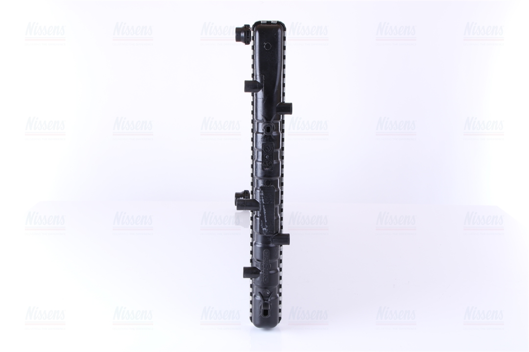 Engine cooling radiator Nissens 67322