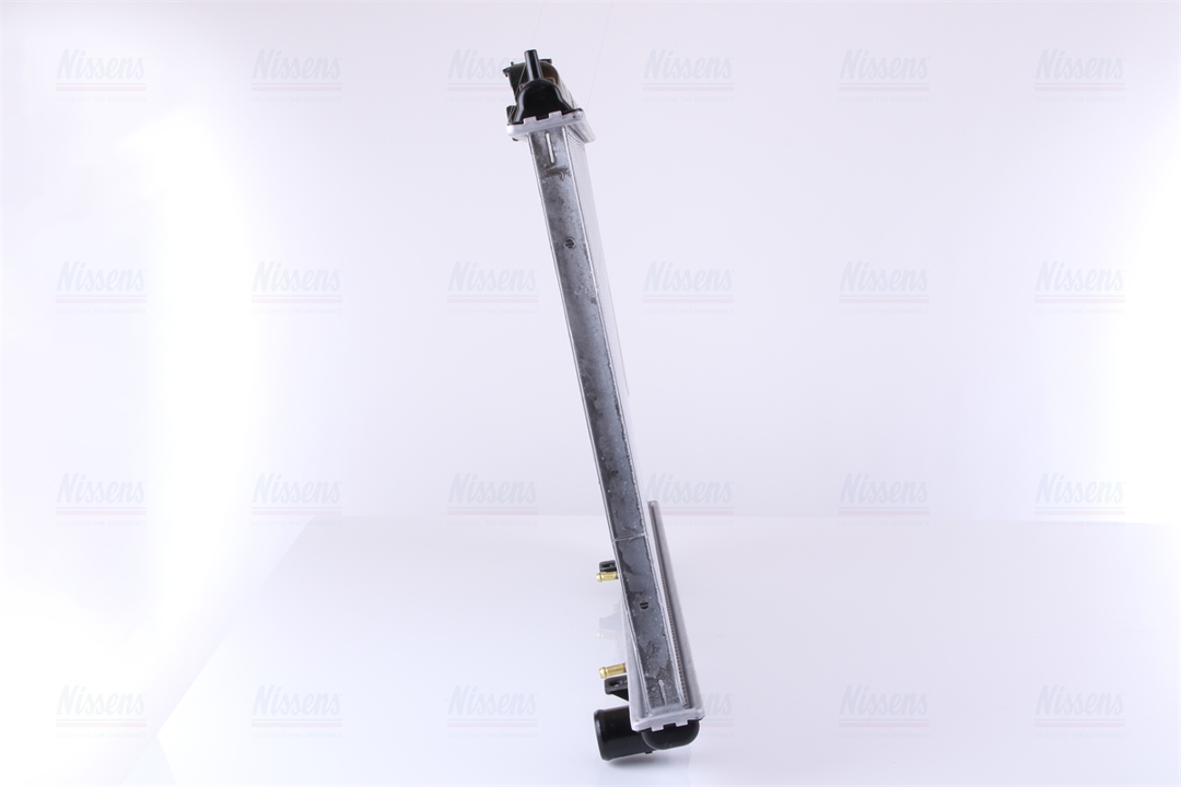 Engine cooling radiator Nissens 67352