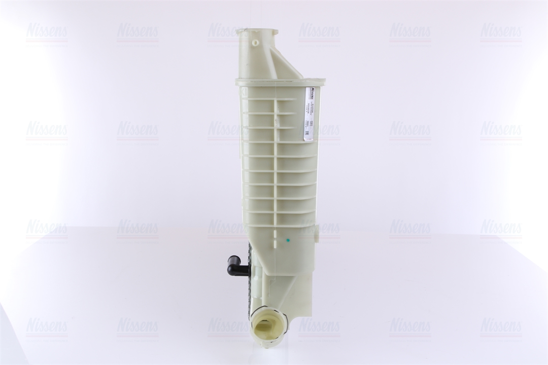 Engine cooling radiator Nissens 61252A