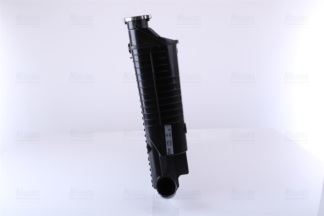 Engine cooling radiator Nissens 61335A