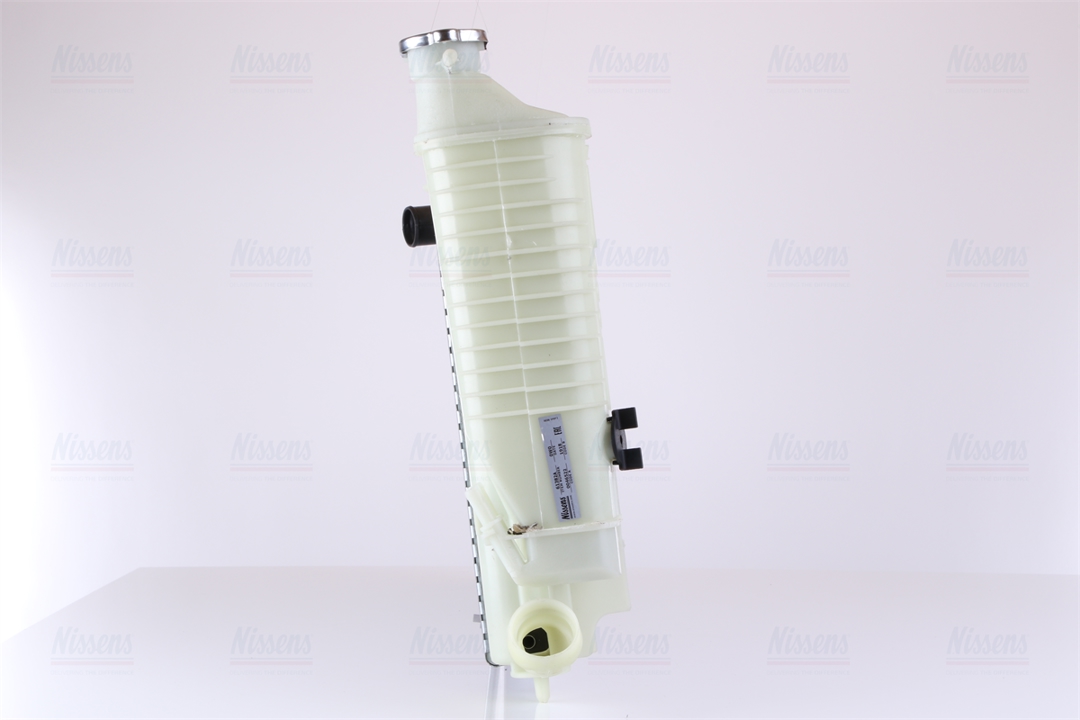 Engine cooling radiator Nissens 61382A