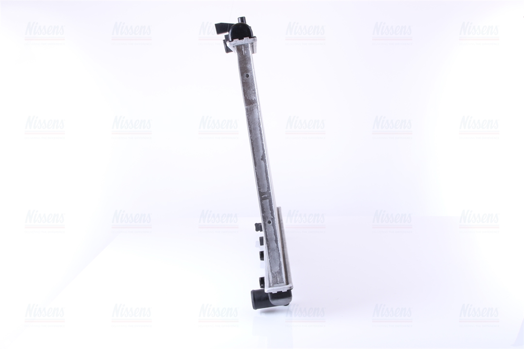 Engine cooling radiator Nissens 61668