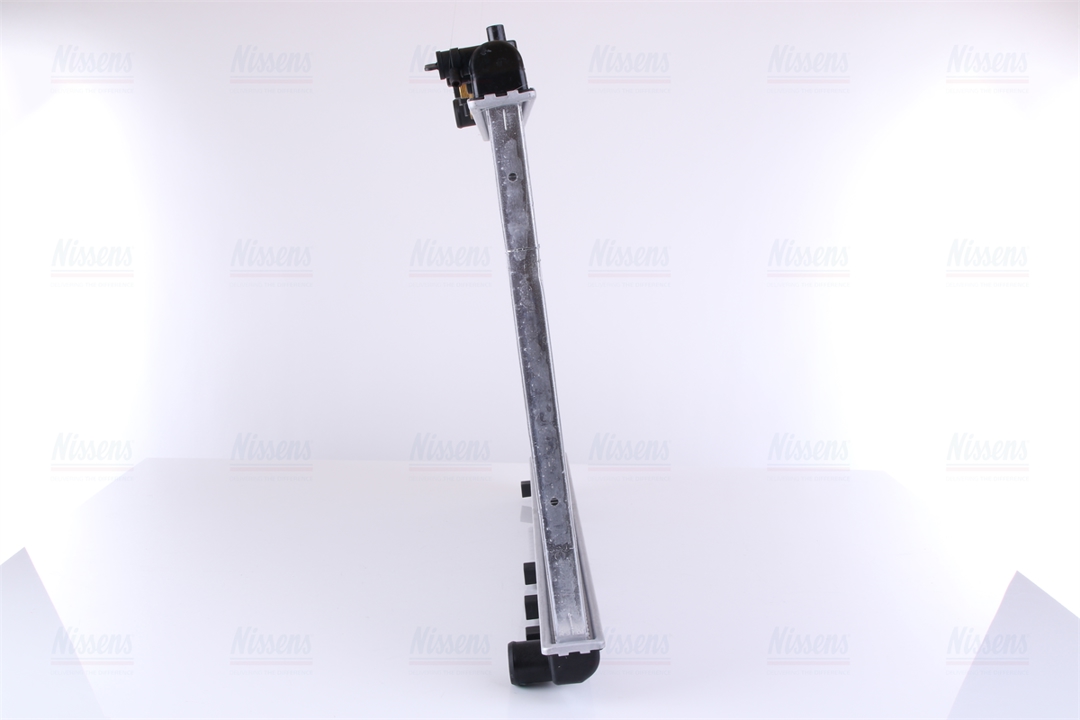 Engine cooling radiator Nissens 61669