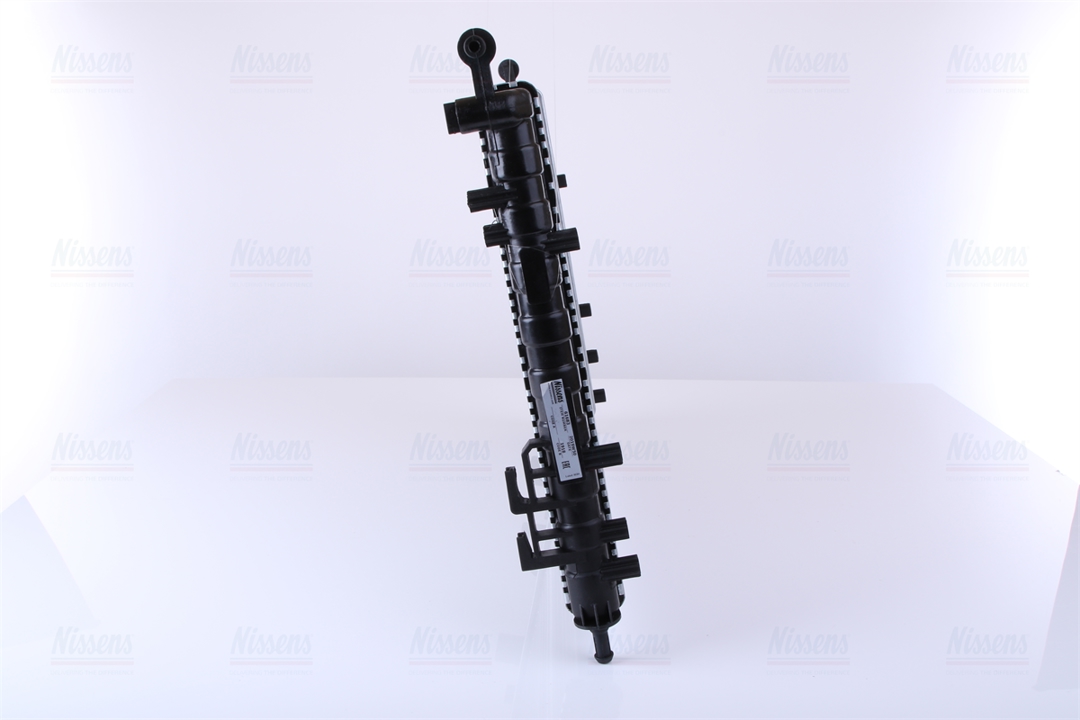 Engine cooling radiator Nissens 61683