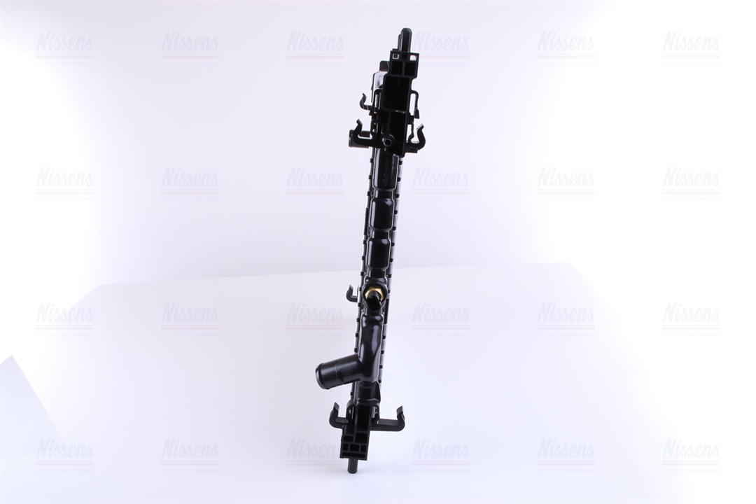 Engine cooling radiator Nissens 61689