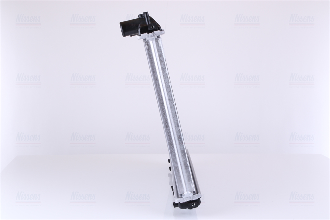 Engine cooling radiator Nissens 61792A