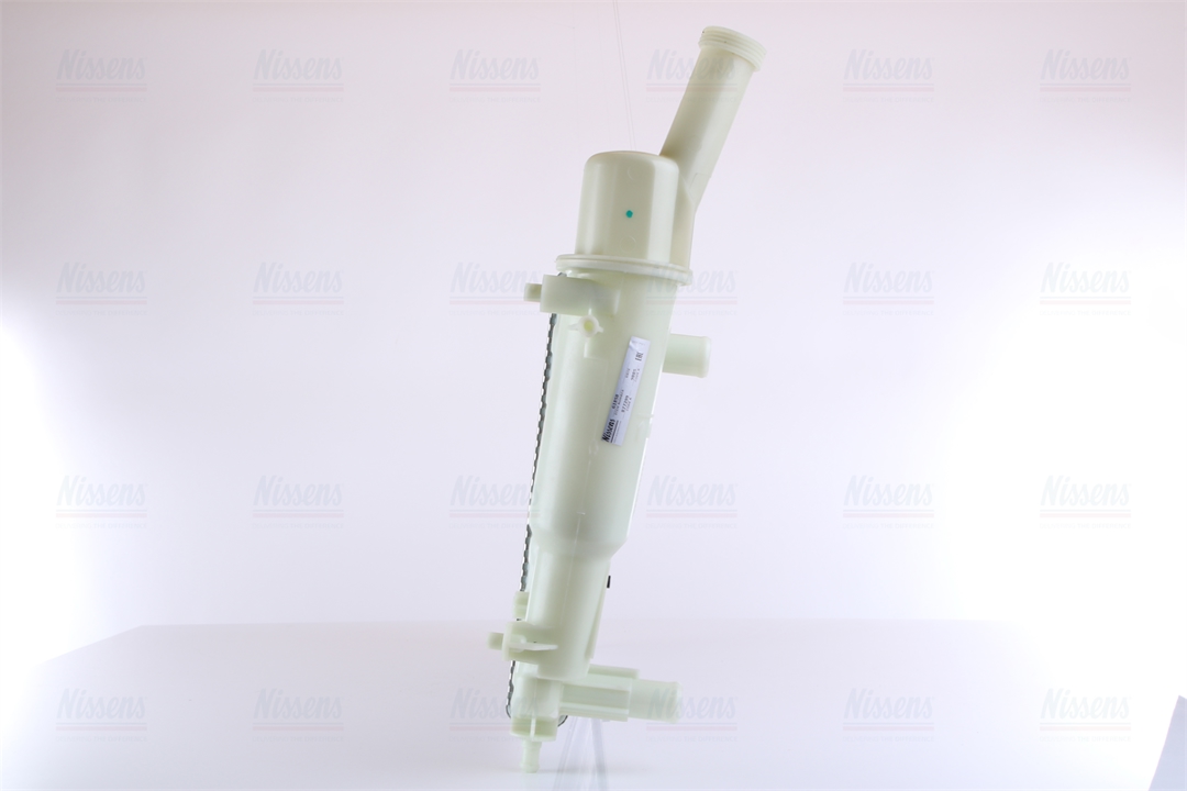 Engine cooling radiator Nissens 61858