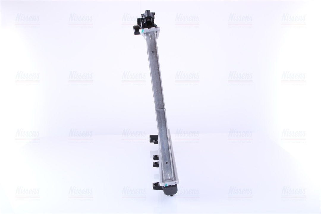 Engine cooling radiator Nissens 67467