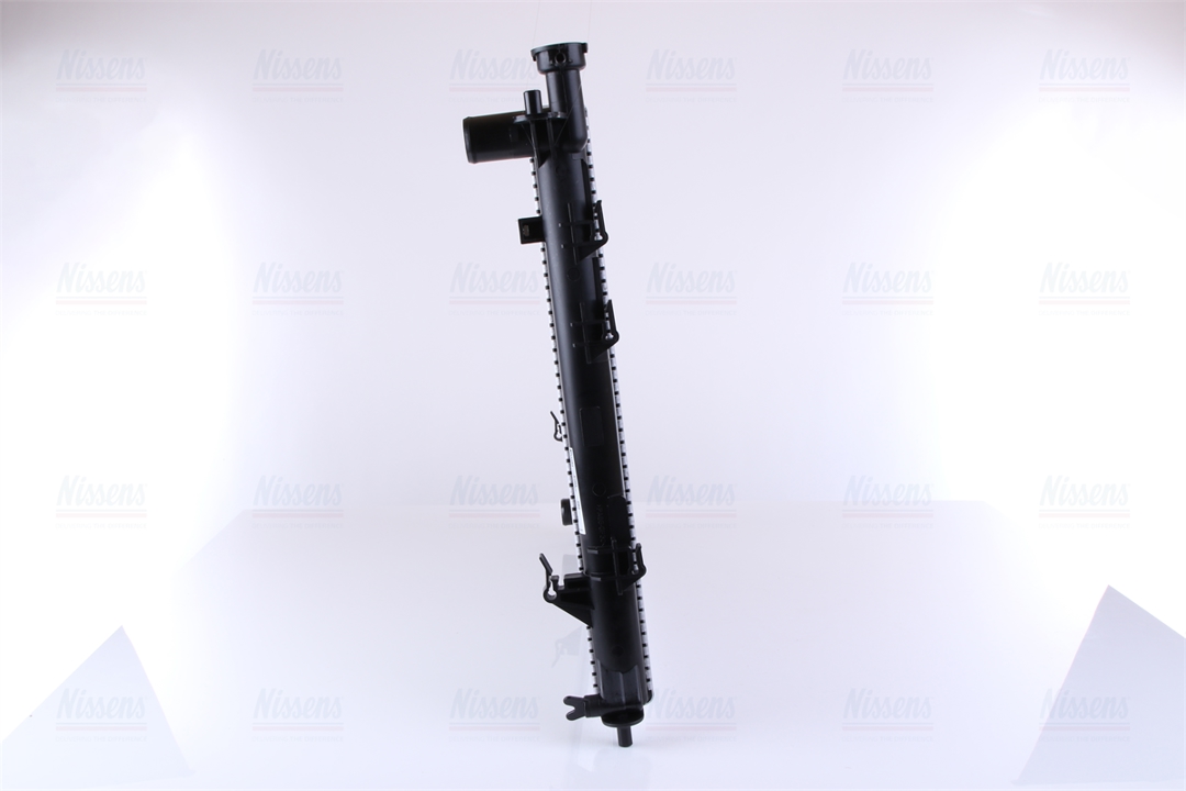 Engine cooling radiator Nissens 67466