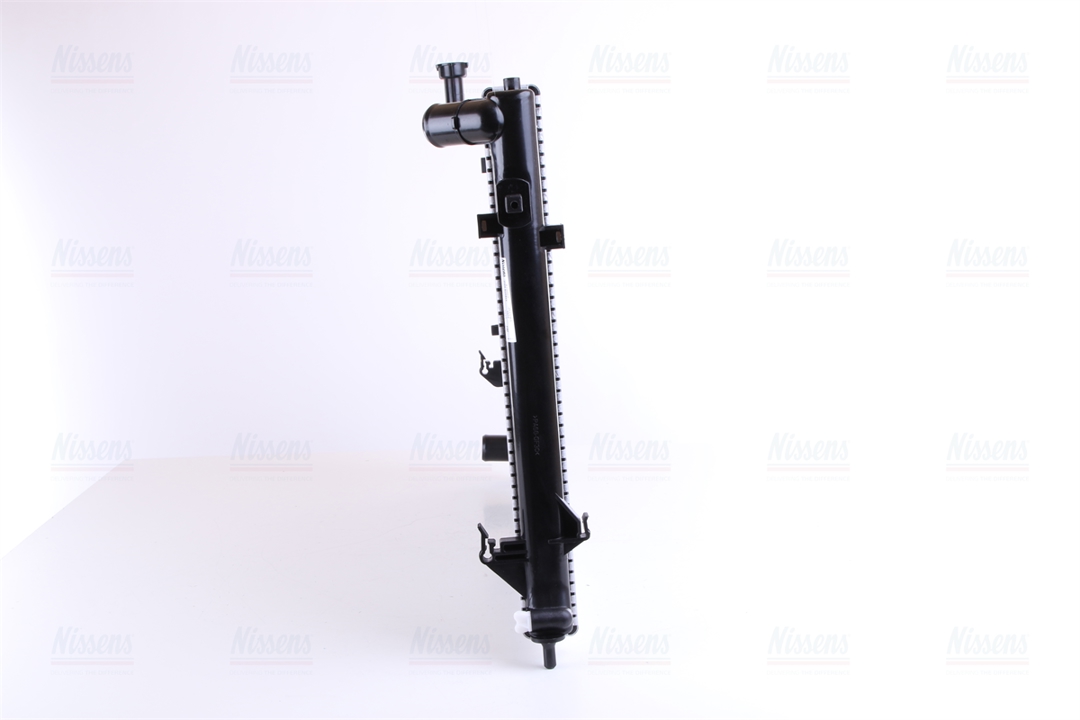Engine cooling radiator Nissens 675003