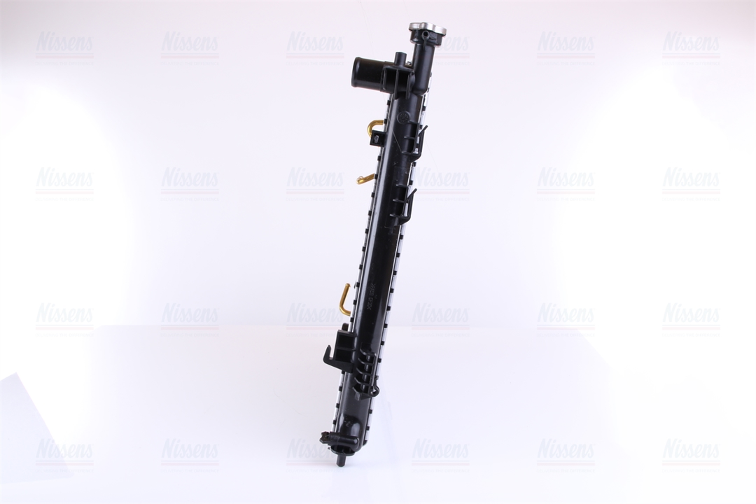Engine cooling radiator Nissens 67516