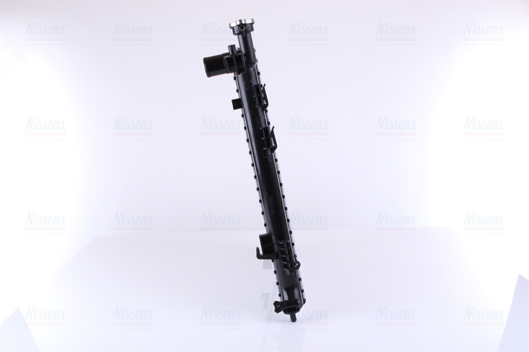 Engine cooling radiator Nissens 67517