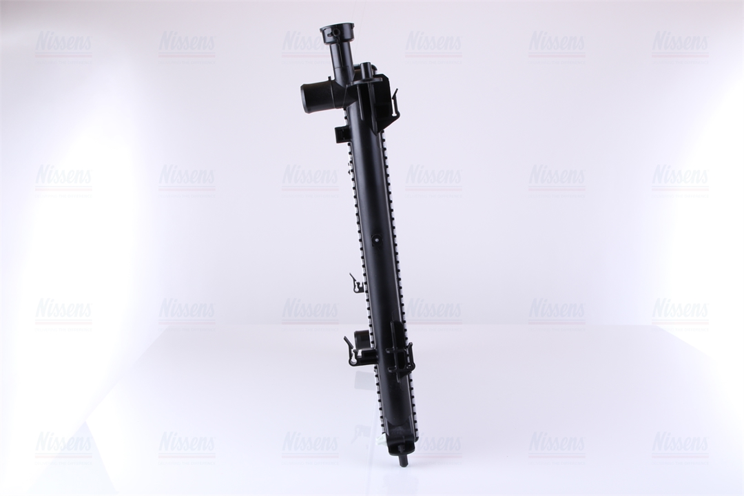 Engine cooling radiator Nissens 67518