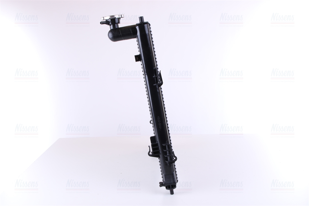 Engine cooling radiator Nissens 67551