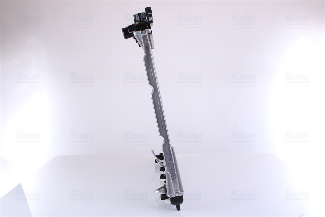 Engine cooling radiator Nissens 67528