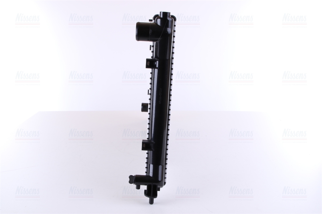 Engine cooling radiator Nissens 67701