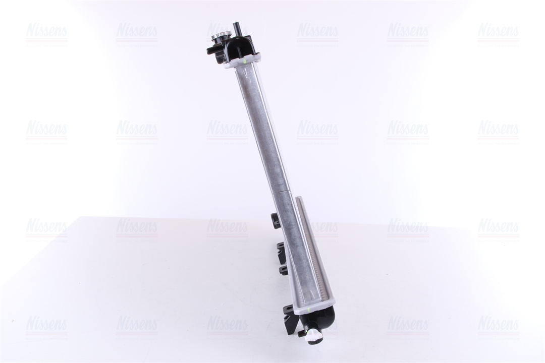 Engine cooling radiator Nissens 67708