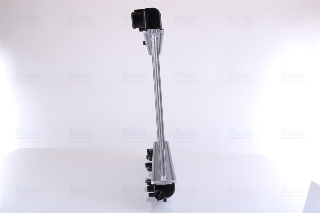 Engine cooling radiator Nissens 67706A