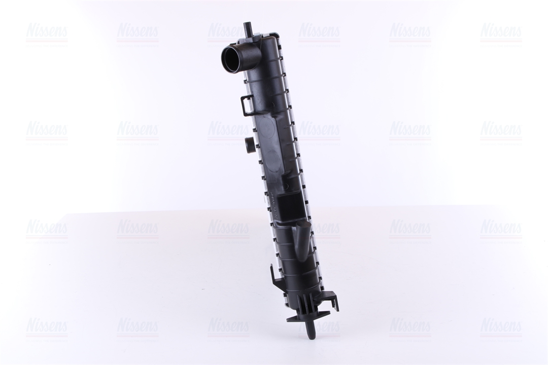 Engine cooling radiator Nissens 68003A