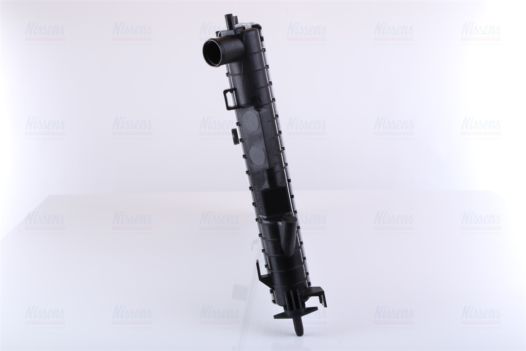 Engine cooling radiator Nissens 68002A