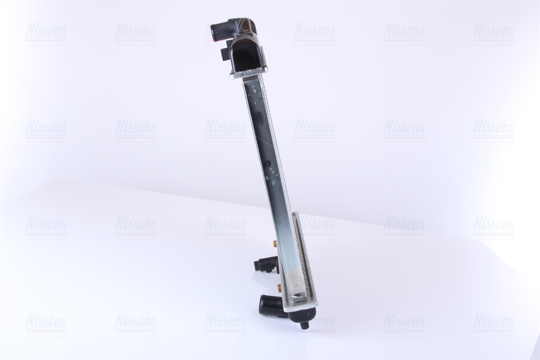 Engine cooling radiator Nissens 68111