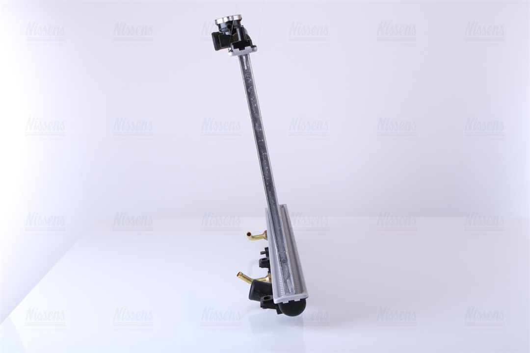 Engine cooling radiator Nissens 68117