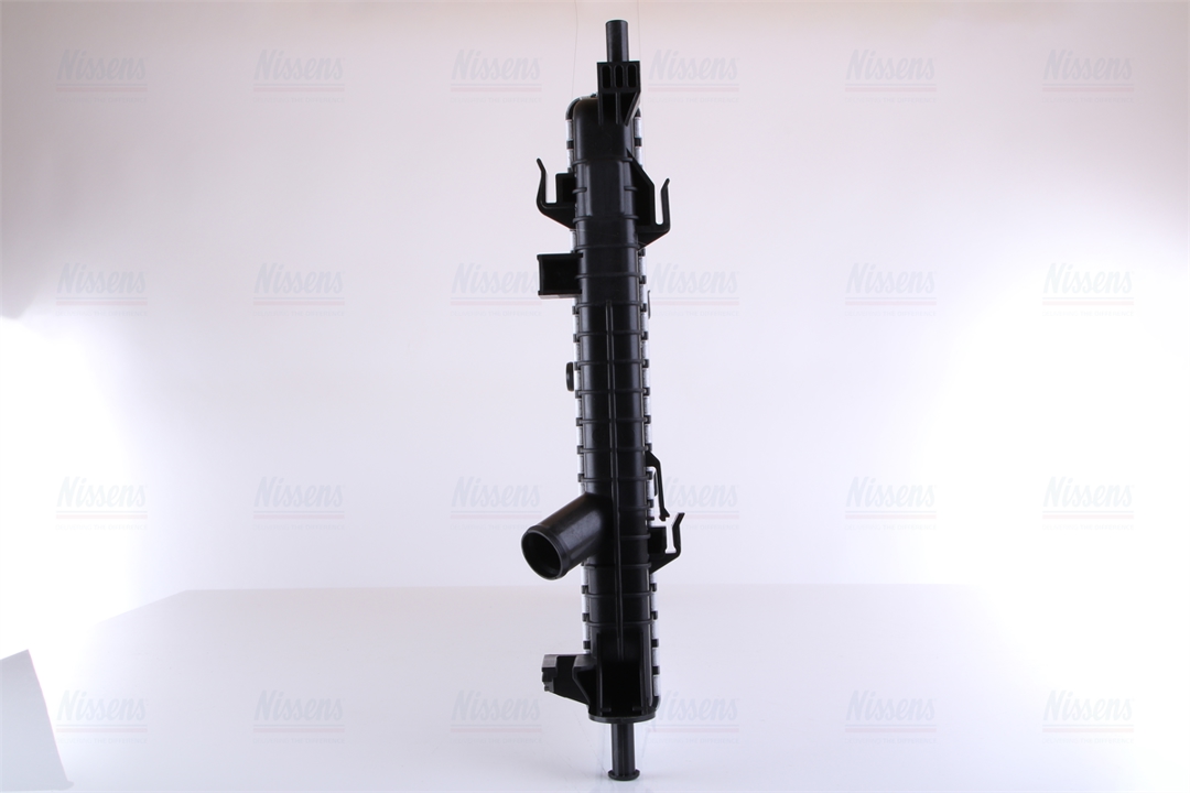 Engine cooling radiator Nissens 68520