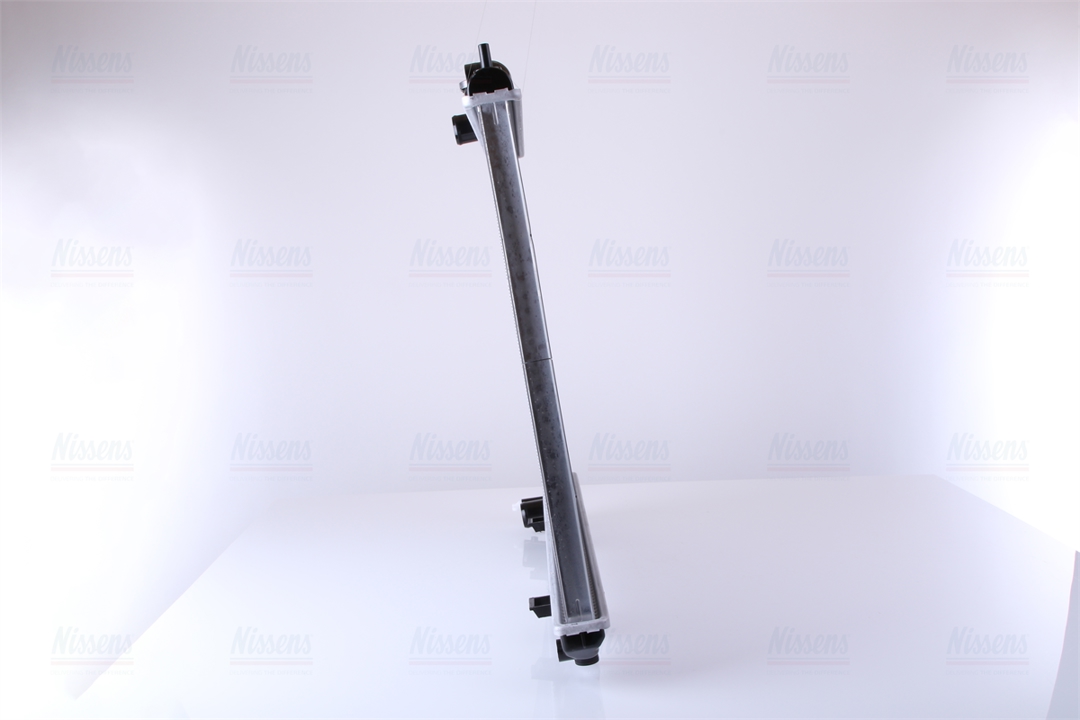 Engine cooling radiator Nissens 68705A