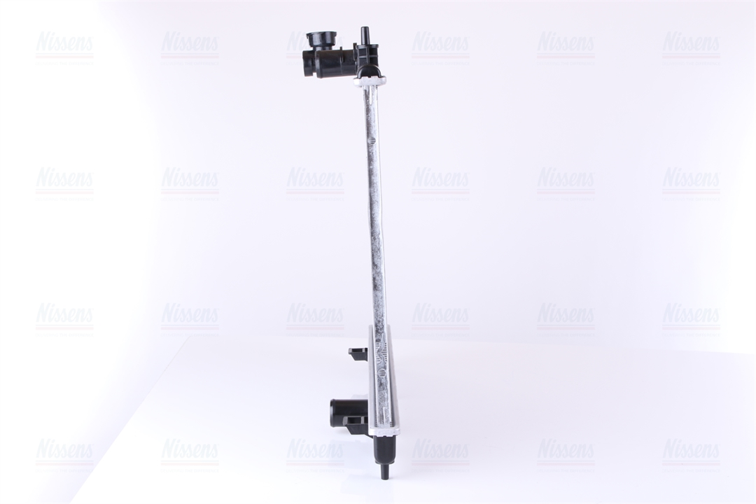 Engine cooling radiator Nissens 68735