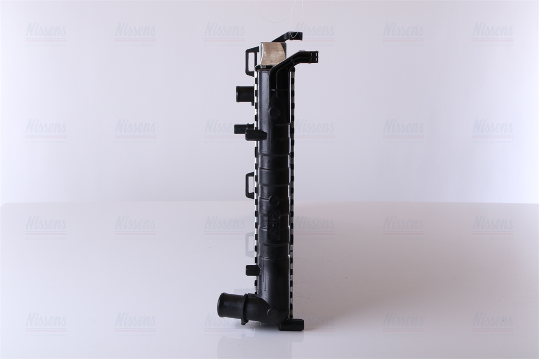 Engine cooling radiator Nissens 68806