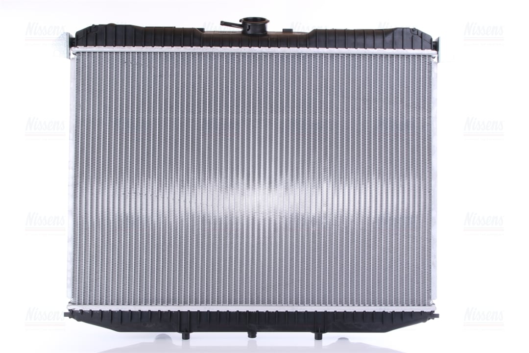 Engine cooling radiator Nissens 62070A