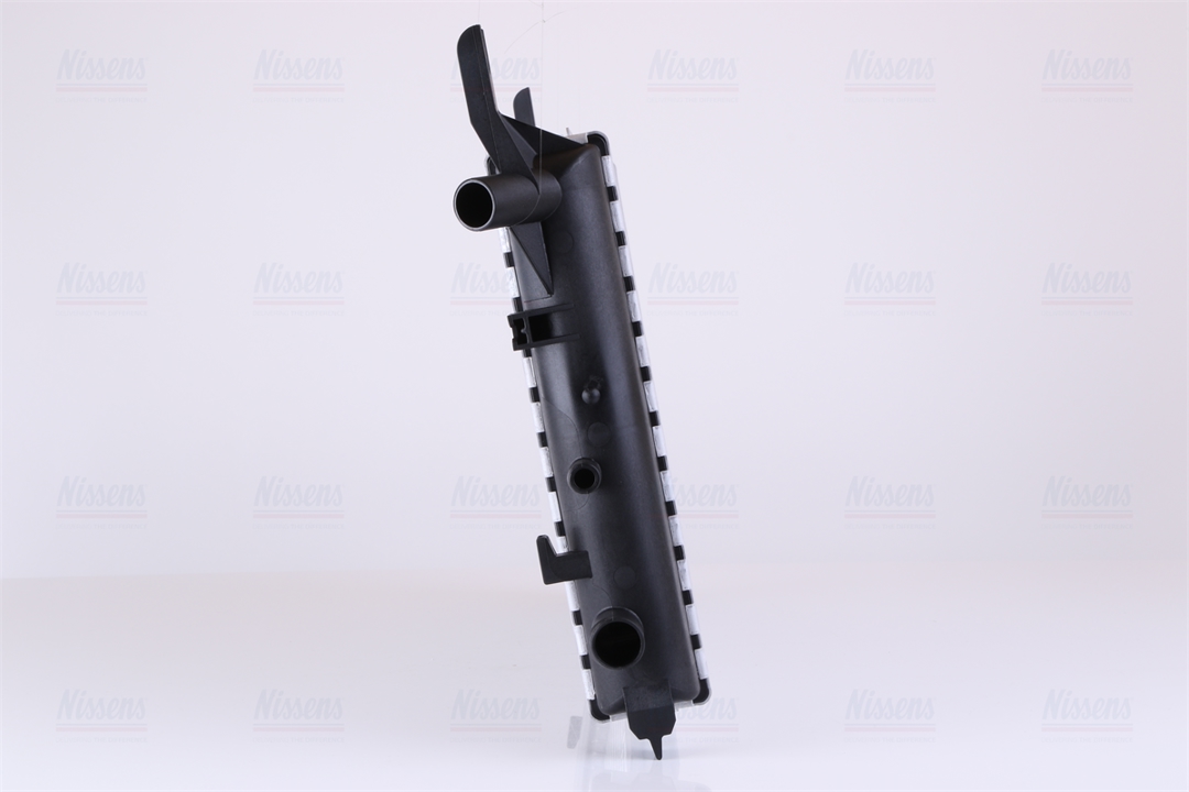 Engine cooling radiator Nissens 62121A