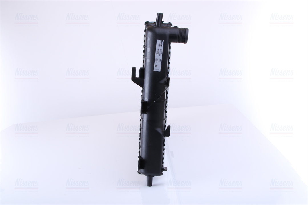 Engine cooling radiator Nissens 62217A